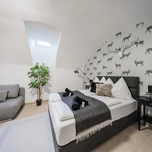 https://cozy-flat-near-city-center-souterrain-limited-free-parking.innsbruckaustriahotels.com